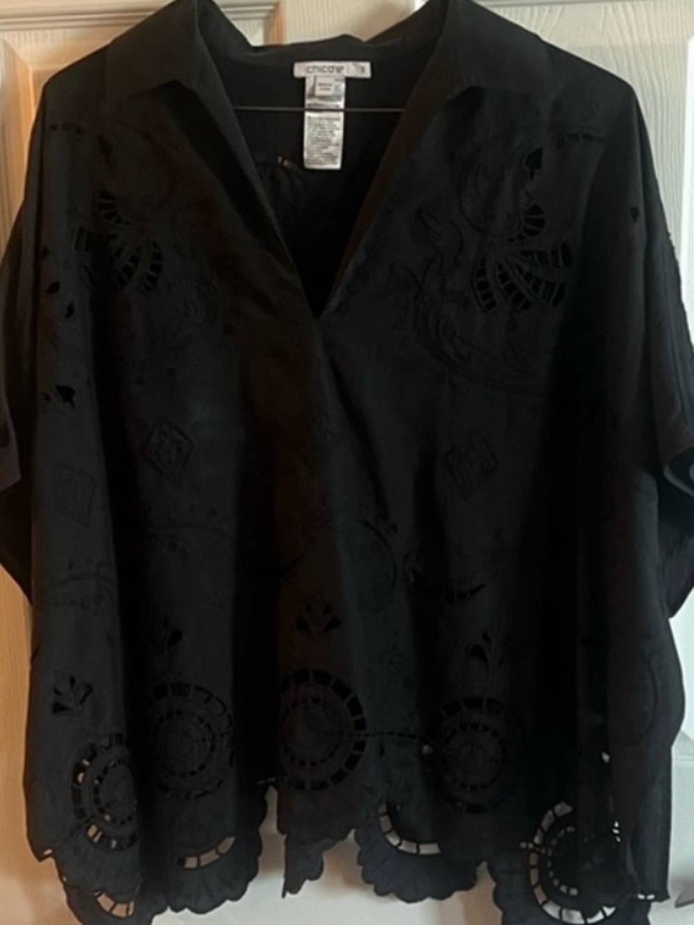 Chico's Summer M- XL Black Embroidered Blouse